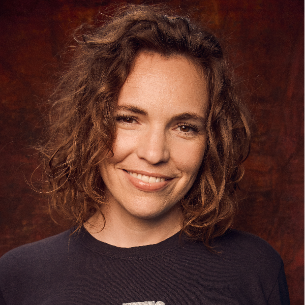 Beth Stelling