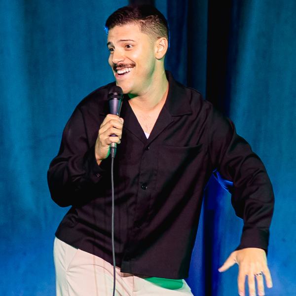 Angelo Colina (En Español)