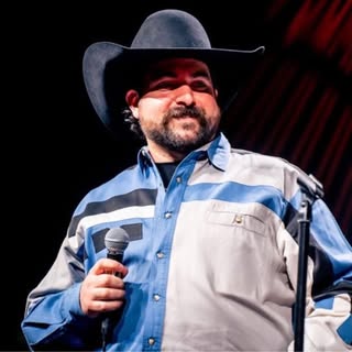 Headshot of Carlos Lopez