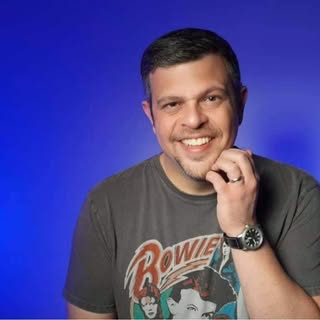 Headshot of Aaron Aryanpur