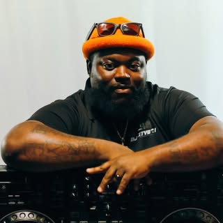 Headshot of 7dj_cityboi