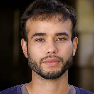 Headshot of Aaron Gomez