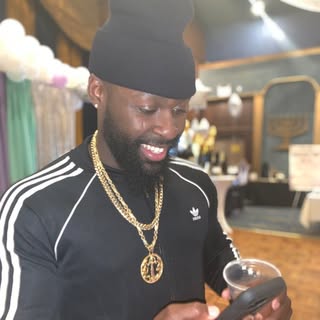 Headshot of 100raybandz